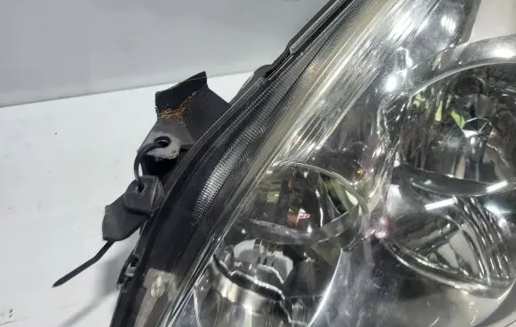Toyota Corolla Verso AR10 Headlight/headlamp