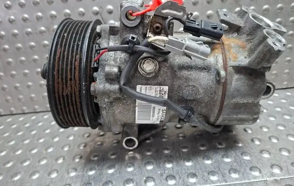 Renault Captur II Air conditioning (A/C) compressor (pump) S26338137 926008955R