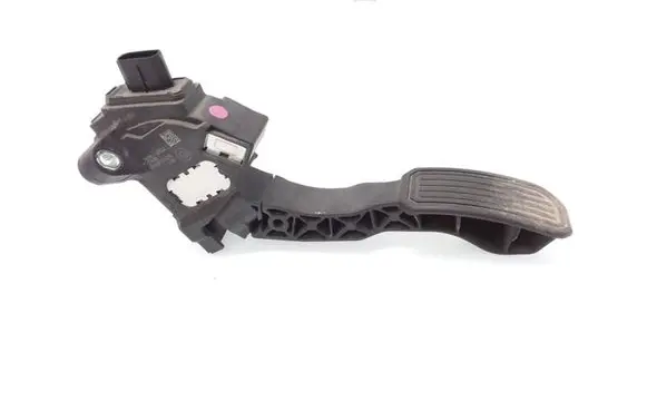 Toyota Avensis T270 Accelerator pedal position sensor 7811002022 04630546218