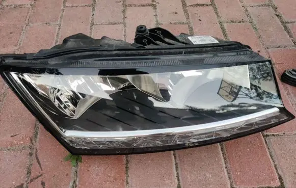 Skoda Fabia Mk3 (NJ) Headlight/headlamp 6V1941016D