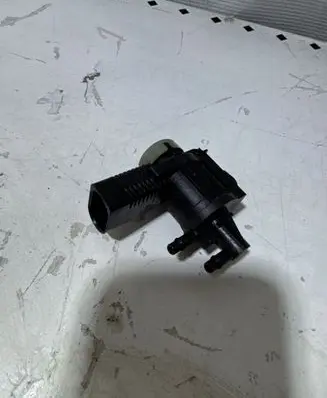Skoda Octavia Mk2 (1Z) Turbo solenoid valve 1K0906283A