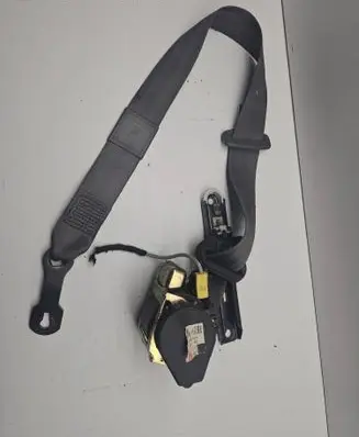 Audi A8 S8 D2 4D Front seatbelt 6339301