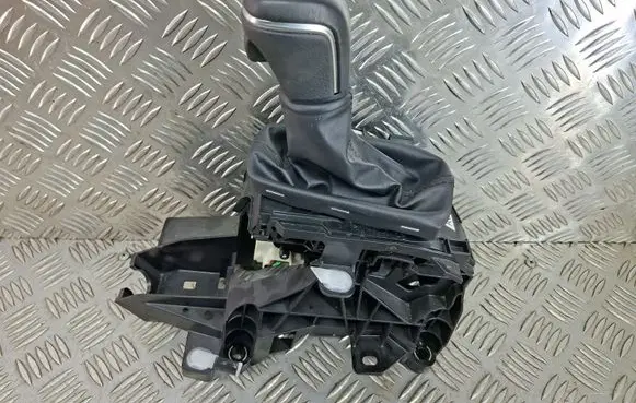 Toyota Corolla Cross Gear shifter/selector 75G892