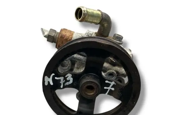 Toyota Avensis T250 Power steering pump