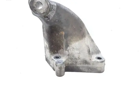 Mercedes-Benz E W211 Engine mounting bracket A6422230104