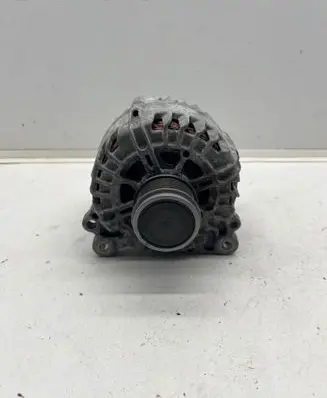 Volkswagen Golf VII Generator/alternator 04L903021D 2715271A 118279516