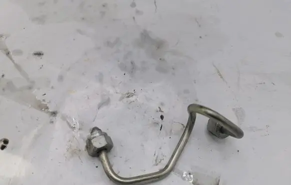 Jeep Grand Cherokee Fuel injector supply line/pipe NOCODE