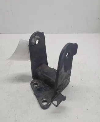 Engine mounting bracket