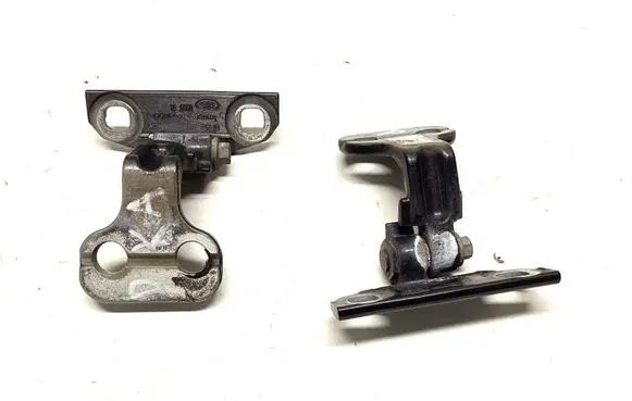 Land Rover Freelander 2 - LR2 Front door hinge set 6H52228A67AG 6H52228A65AE