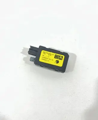 Citroen C4 Grand Picasso Aerial antenna amplifier 9807982580