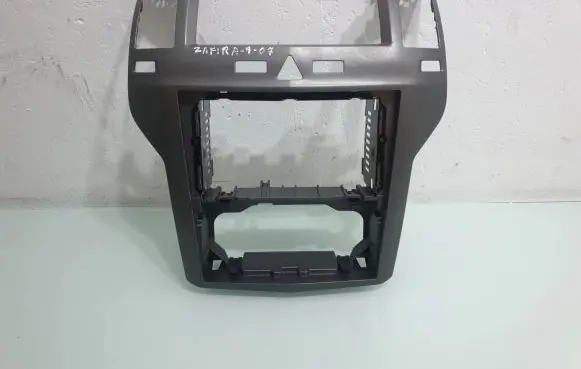 Opel Zafira B Radio/GPS head unit trim 13162556