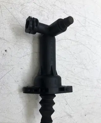 Clutch slave cylinder