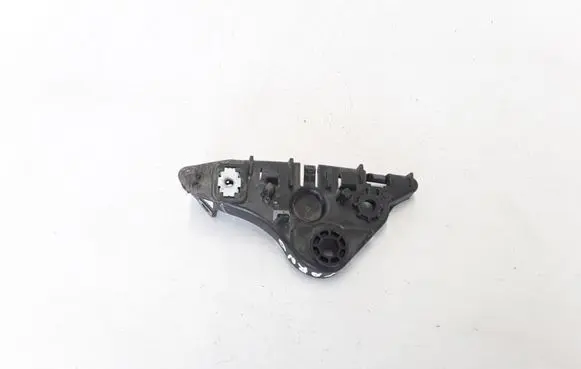 Front bumper mounting bracket