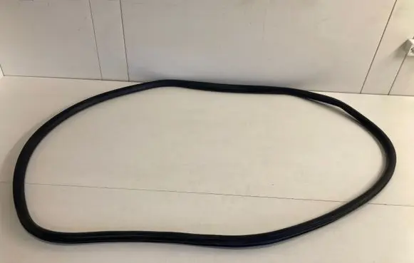 Citroen C4 II Picasso Rear door rubber seal (on body) 