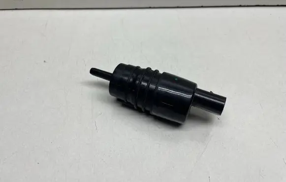 BMW X1 E84 Windscreen/windshield washer pump 7310147 67127310147