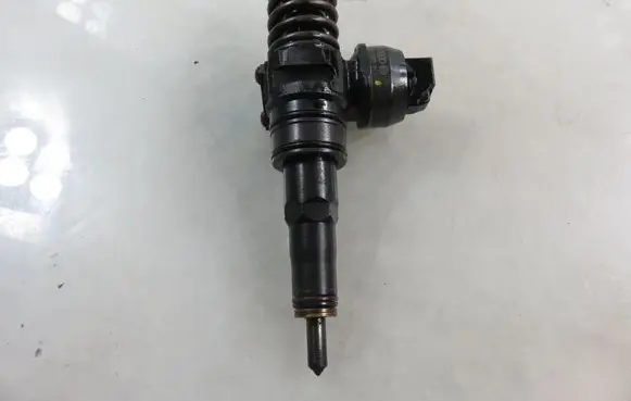 Volkswagen Sharan Fuel injector 0414720229 038130073BJ