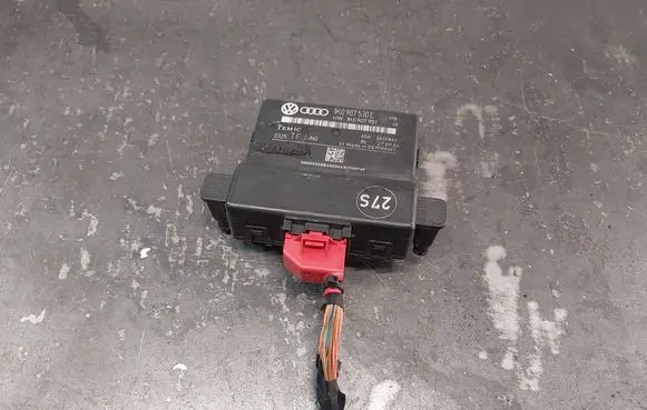 Volkswagen Touran I Gateway control module 1K0907530E 1K0907951