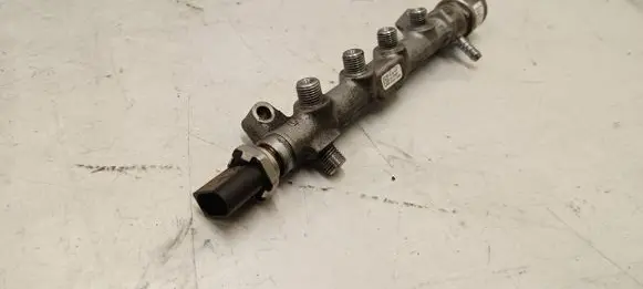 Skoda Octavia Mk4 Fuel main line pipe 05l130089h 04l130764b 05l906054a