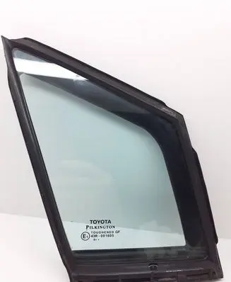 Toyota Avensis T270 Front door vent window glass four-door 6821505010