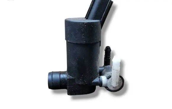 Volvo XC90 Windscreen/windshield washer pump 31349228