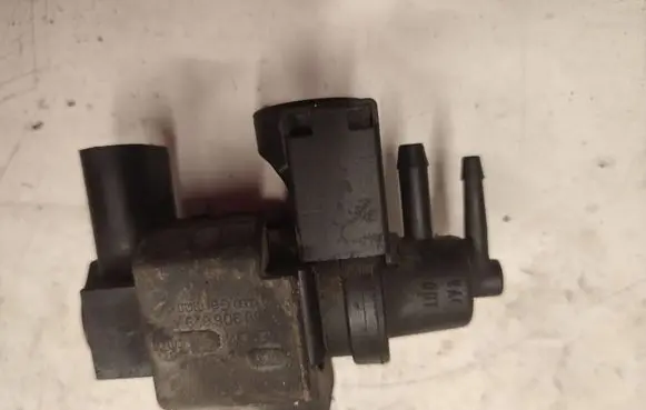 Volkswagen Touareg I Turbo solenoid valve 059906629