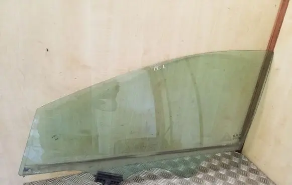 Hyundai i40 Front door window glass four-door 834133N000