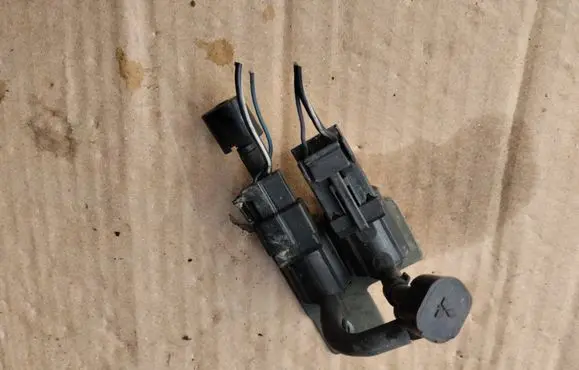 Mitsubishi Pajero Turbo solenoid valve K5T47596 8X21 8Y02