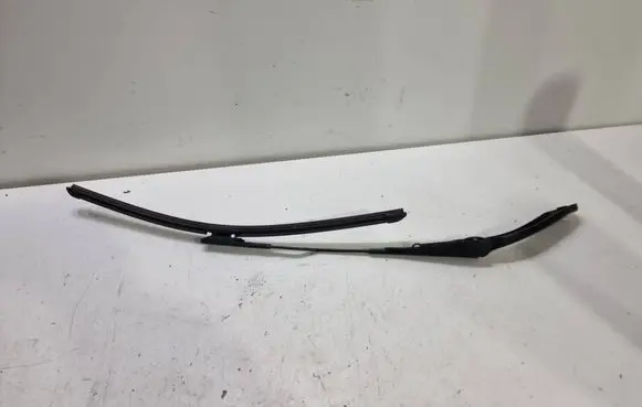 BMW 1 F20 F21 Front wiper blade arm 7239519