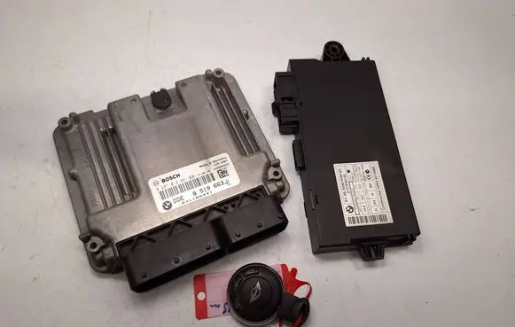Mini One - Cooper Coupe R56 Engine ECU kit and lock set 8519663 13618519663 0281018991