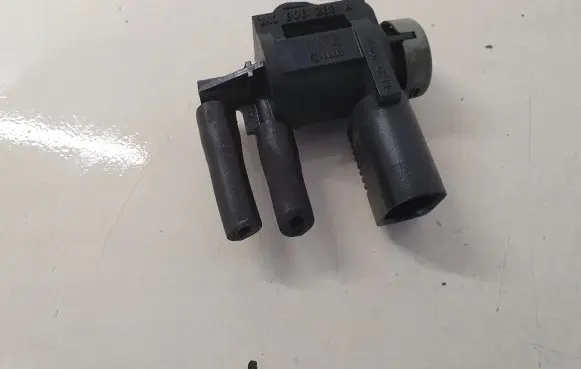 Audi A5 8T 8F Turbo solenoid valve 1K0906283A