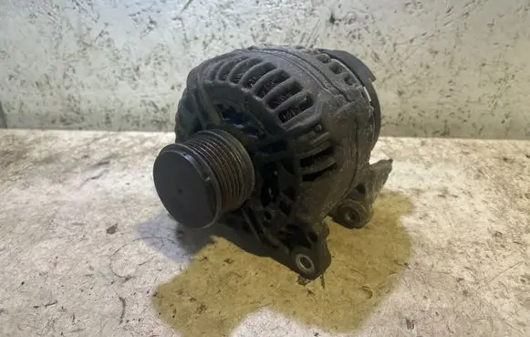Volkswagen Golf V Generator/alternator 06F903023F 0124525091