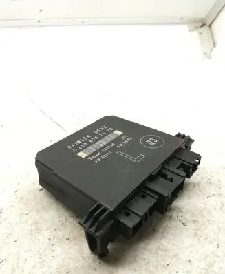 Mercedes-Benz C AMG W203 Comfort/convenience module 2108207526