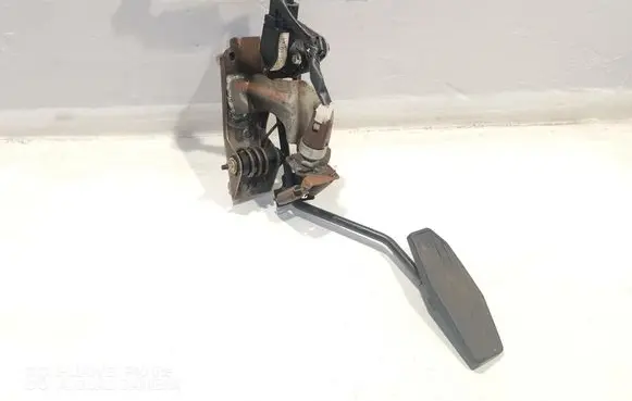 Mazda 626 Accelerator pedal position sensor 1983007100