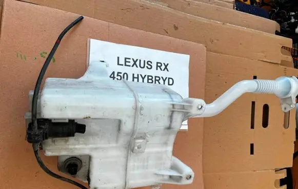Lexus RX 450H Windshield washer fluid reservoir/tank