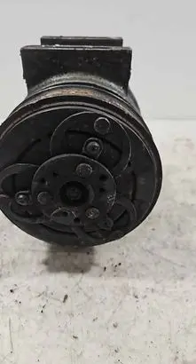 Volvo XC90 Air conditioning (A/C) compressor (pump) 8708581
