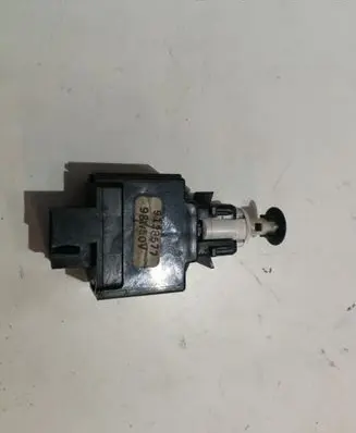 Volvo C70 Brake pedal sensor switch 9128577 98W50V