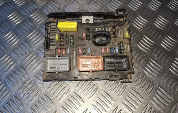 Peugeot 307 BSM Control unit 9661087080 BSML1100 BSML11