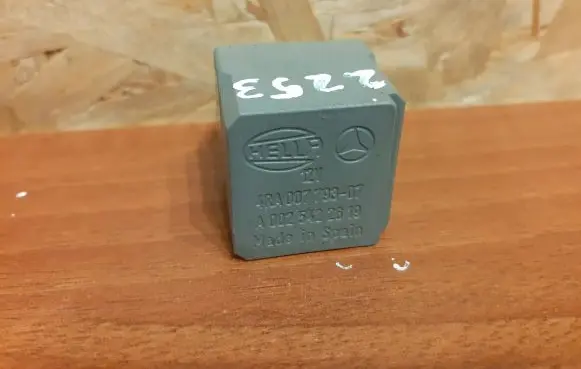Mercedes-Benz Vito Viano W639 Other relay 4RA00779307 A0025422619