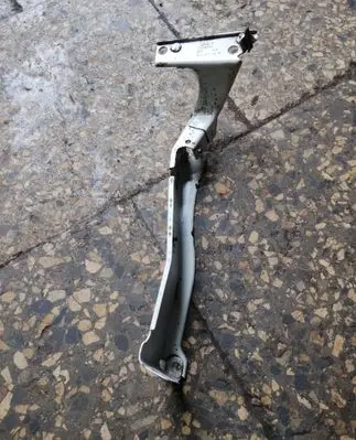 Fender mounting bracket