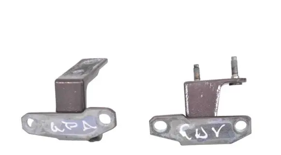 Infiniti Q50 Rear door upper hinge