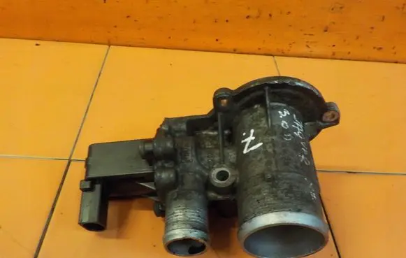 Jaguar XF X250 EGR thermostat 1043808S02 2MB53 045175S01
