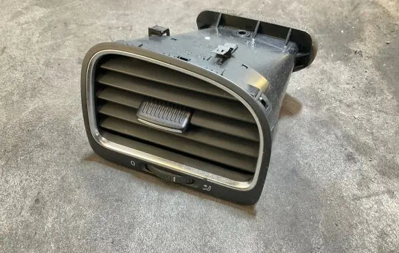 Volkswagen Golf VI Dashboard side air vent grill/cover trim 5K0819710D 5K0819704