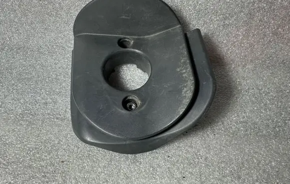 Audi A8 S8 D2 4D Accelerator throttle pedal bracket 4D1867677