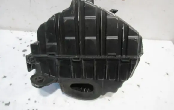 Renault Scenic III - Grand scenic III Air filter box 8200947663