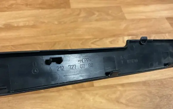 Mercedes-Benz E W212 Other front door trim element A2127270788