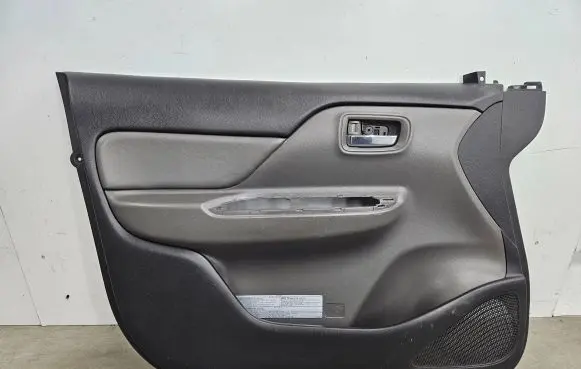 Fiat Fullback Front door card panel trim 7221c553zz