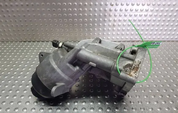 BMW 5 E39 Oil filter mounting bracket S26371044 70321178