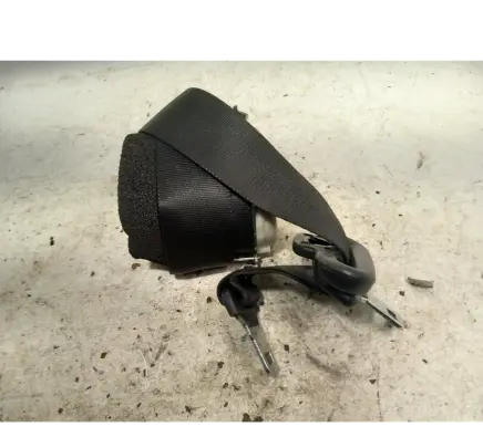 Middle seatbelt (rear)