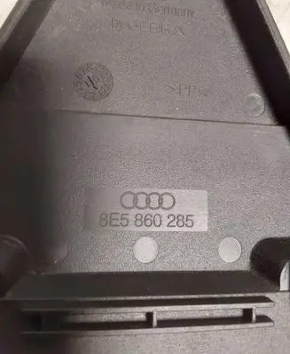 Audi A6 S6 C6 4F Hazard Warning Triangle Mounting Bracket 8E5860285