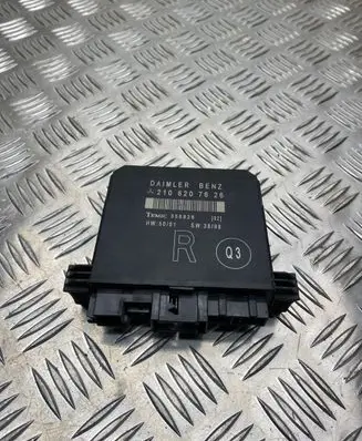 Mercedes-Benz C W203 Door control unit/module 2108207626 356826